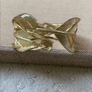 Chloe + Isabel Sculpted Feather hinged bracelet